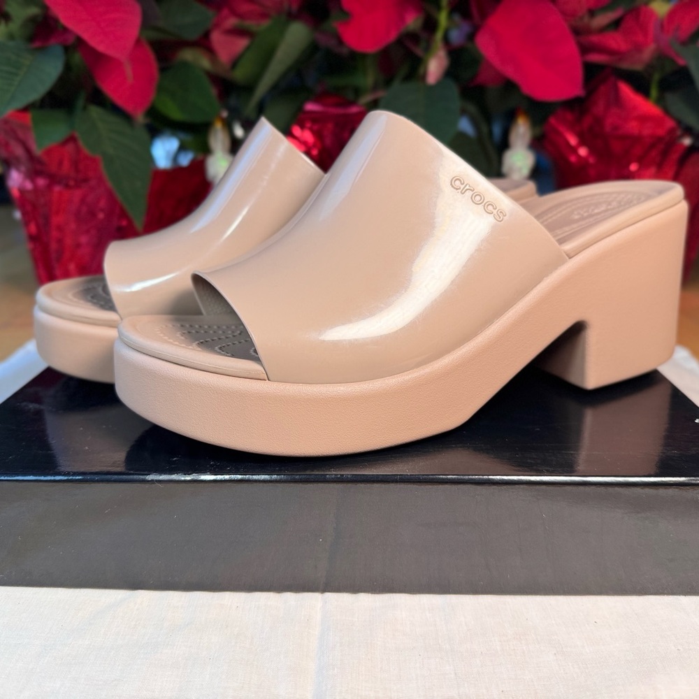 Crocs Women's Beige Slide Sandals